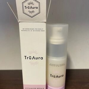 Aura Advanced Repair Serum - White and Cream